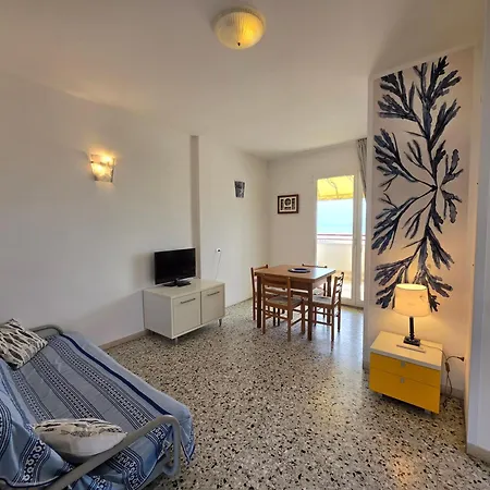 Nave Trilocale Con Terrazza Frontemare - Agenzia Cocal Appartement