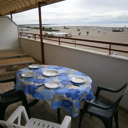 Nave Trilocale Con Terrazza Frontemare - Agenzia Cocal Apartment