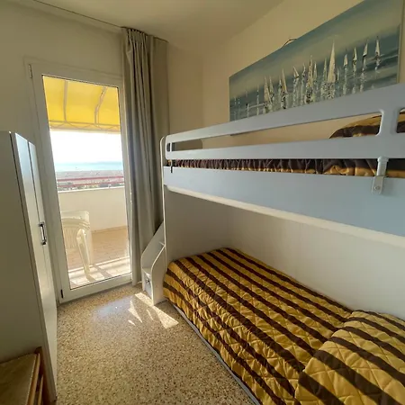 Nave Trilocale Con Terrazza Frontemare - Agenzia Cocal Apartment Caorle