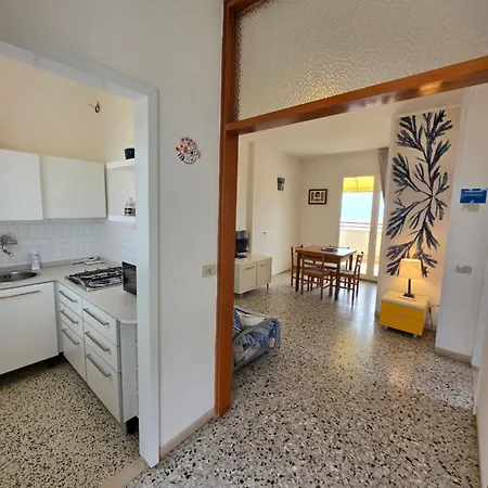 Nave Trilocale Con Terrazza Frontemare - Agenzia Cocal Caorle